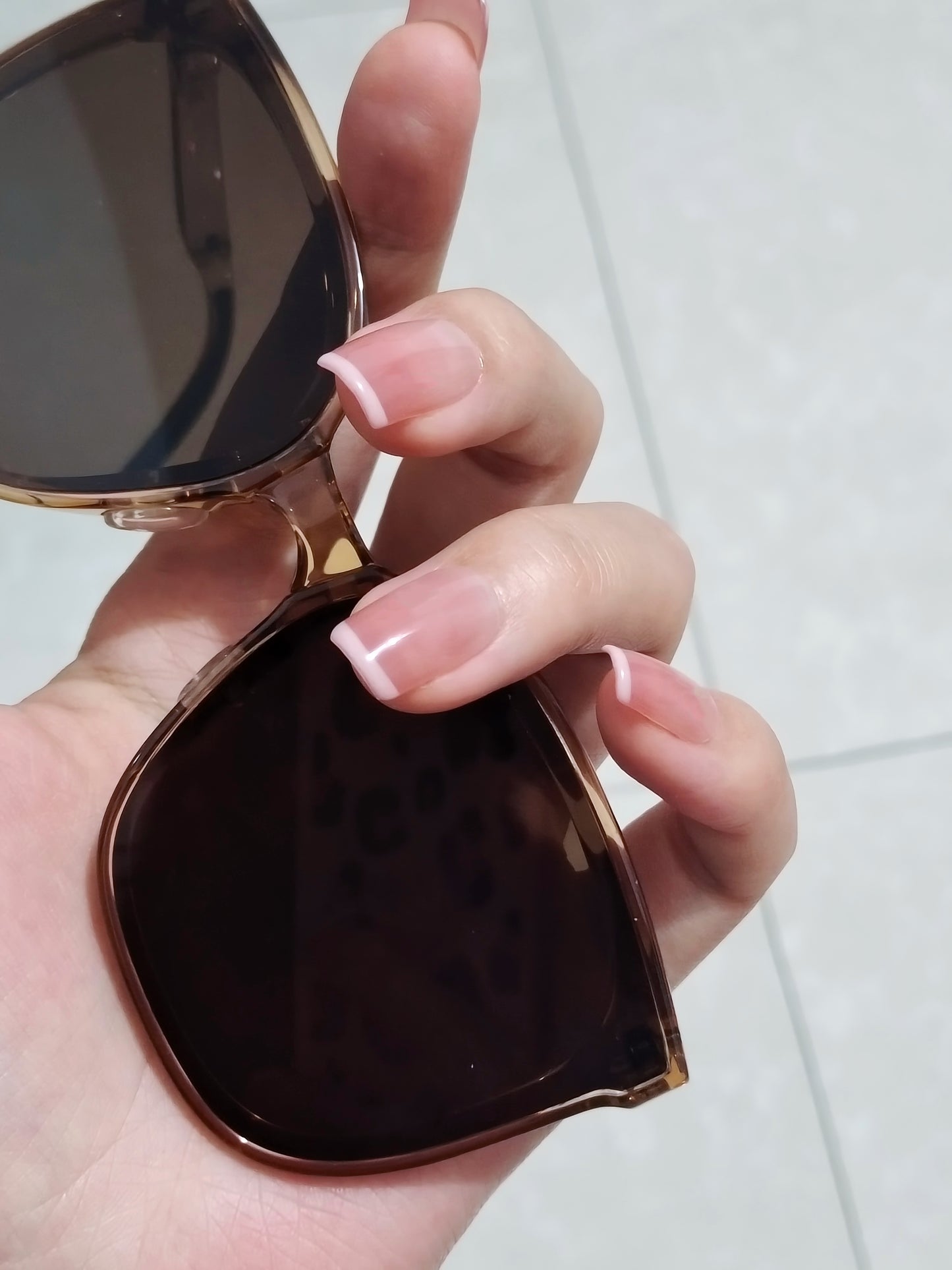 Sunset Paradise Round French Tip Press-On Nails / Rose Gradient